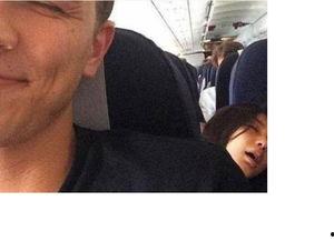 睡觉流口水照片明星,揭秘明星的“不雅”瞬间